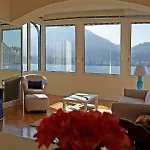 View 9 *
